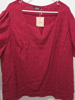 BloomChic Split V-Neck Textured Tunic in Deep Red